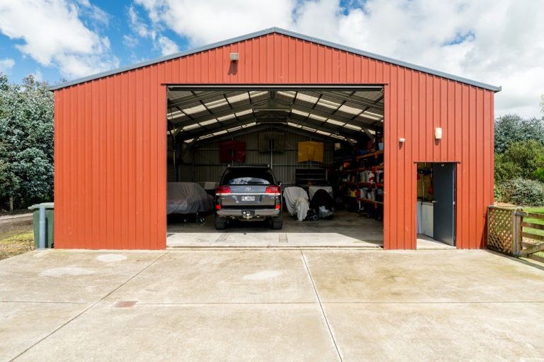 Photo of property in 185 Centre Road, Momona, Outram, 9073