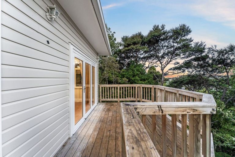 Photo of property in 4 Kereru Grove, Greenhithe, Auckland, 0632