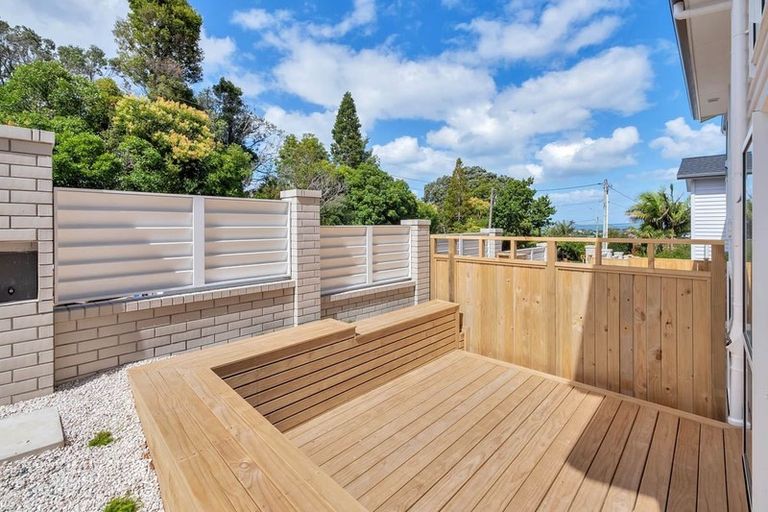 Photo of property in 68 Channel View Road, Campbells Bay, Auckland, 0630