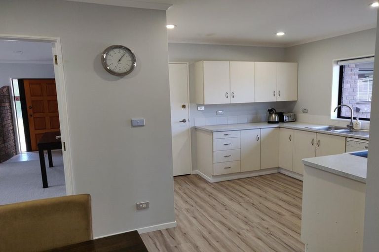 Photo of property in 7 Silhouette Way, Western Heights, Hamilton, 3200