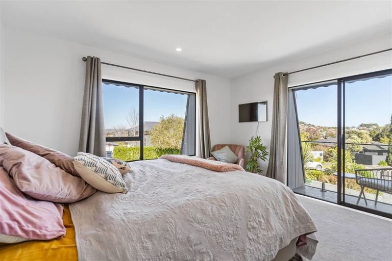 Photo of property in 1 Heaton Grove, Chatswood, Auckland, 0626
