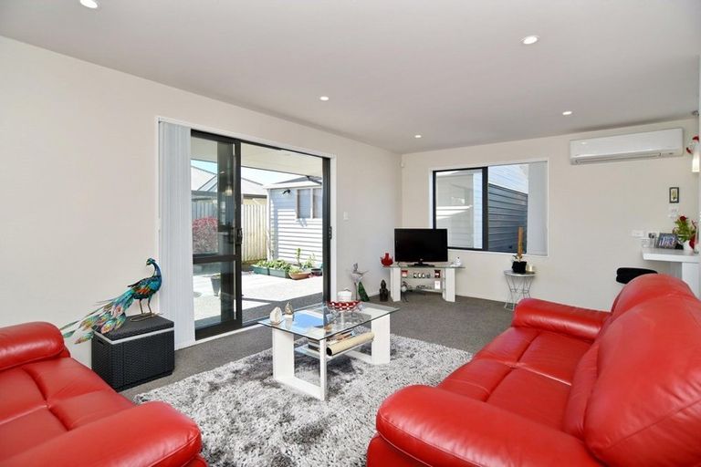 Photo of property in 3a Lindis Lane, New Brighton, Christchurch, 8083