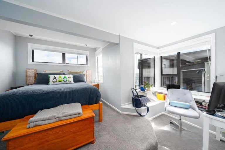 Photo of property in 16 Carluke Street, Paparangi, Wellington, 6037