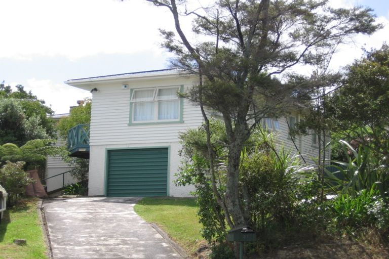 Photo of property in 37 Neptune Avenue, Beach Haven, Auckland, 0626