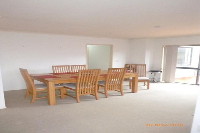 Photo of property in 4 Parkcrest Drive, Henderson, Auckland, 0612