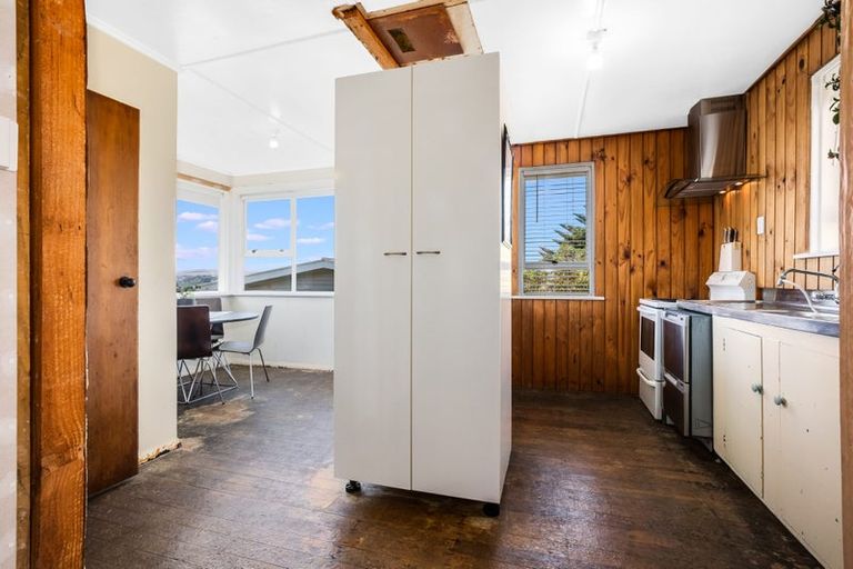 Photo of property in 11 Ngahue Crescent, Elsdon, Porirua, 5022