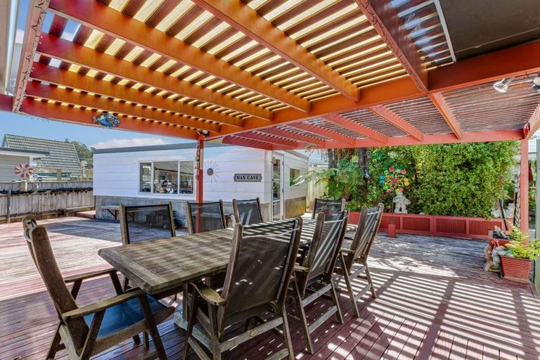 Photo of property in 3 Glen Alice Grove, Naenae, Lower Hutt, 5011