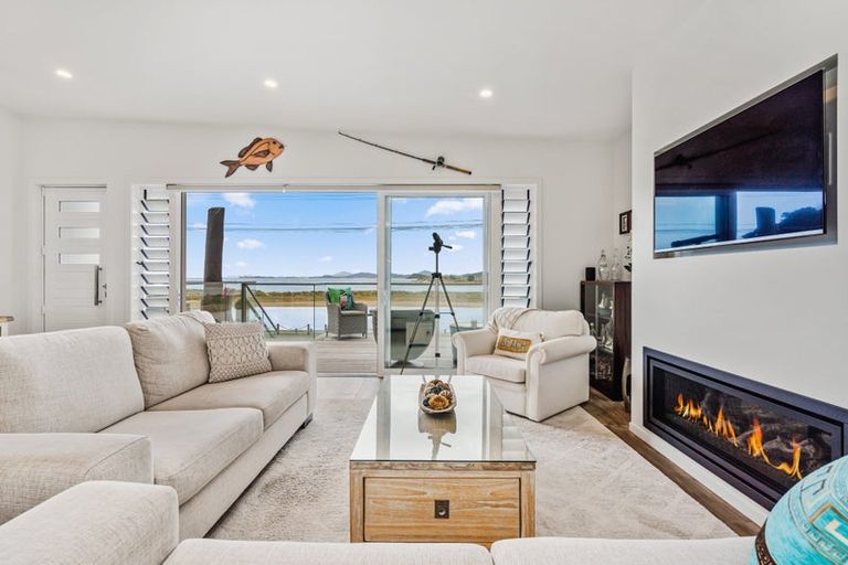 Photo of property in 21 Te Maika Road, Ngunguru, Whangarei, 0173