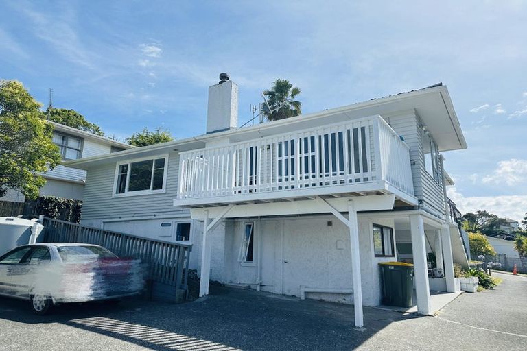 Photo of property in 21 Ludlow Terrace, Totara Vale, Auckland, 0627