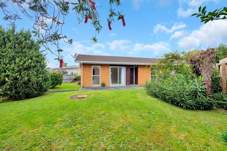 Photo of property in 16 Tatariki Street, Rosehill, Papakura, 2113