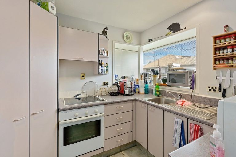 Photo of property in 2/30 Tuckers Road, Redwood, Christchurch, 8051