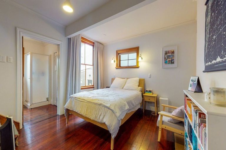 Photo of property in 16 Stafford Street, Mount Victoria, Wellington, 6011