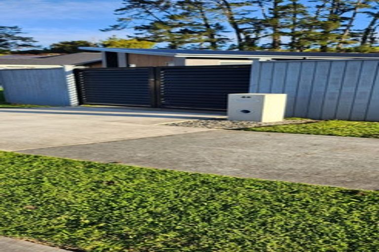 Photo of property in 4 Pukemarino Road, Waimauku, 0812