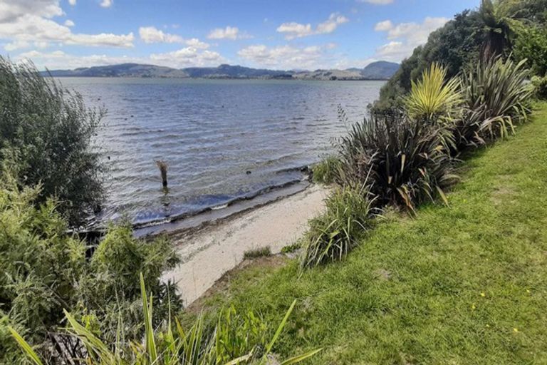 Photo of property in 105 Koutu Road, Kawaha Point, Rotorua, 3010
