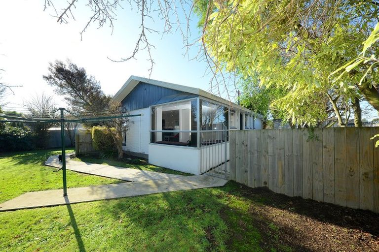 Photo of property in 39 Camden Street, Redwood, Christchurch, 8051
