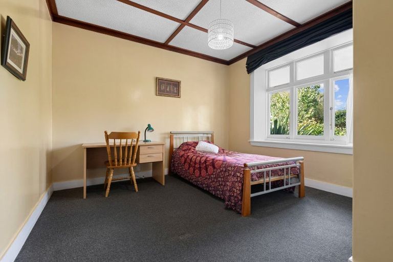 Photo of property in 17 Milverton Avenue, Hokowhitu, Palmerston North, 4410