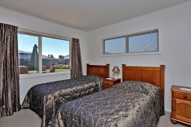 Photo of property in 58 Orotu Drive, Poraiti, Napier, 4112
