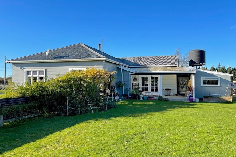 Photo of property in 64 Waihao Back Road, Waimate, 7979