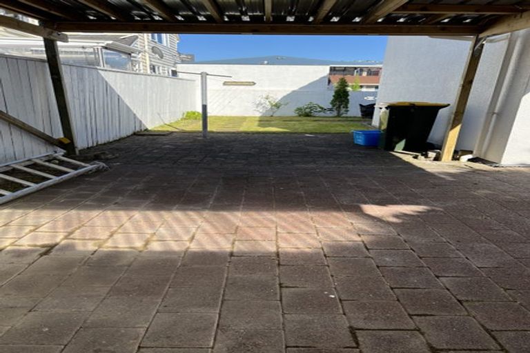 Photo of property in 38 Kings Crescent, Hutt Central, Lower Hutt, 5010