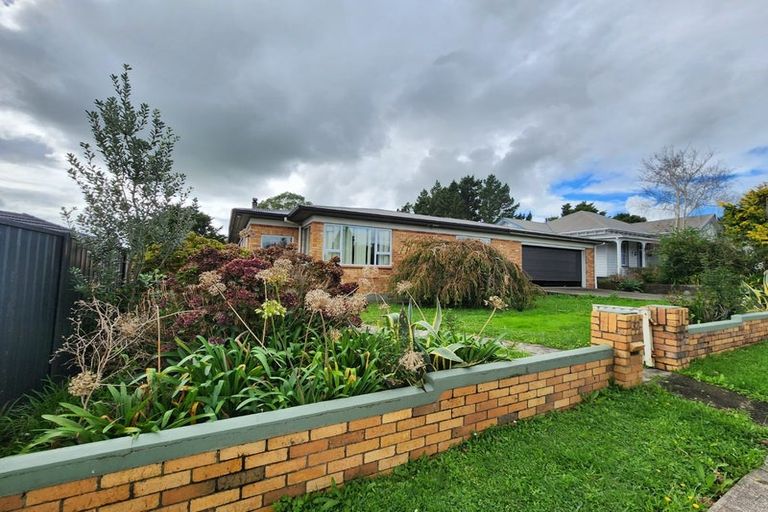 Photo of property in 32 Victoria Avenue, Waiuku, 2123