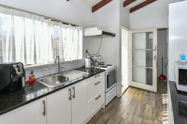 Photo of property in 261 Mahia Road, Weymouth, Auckland, 2103