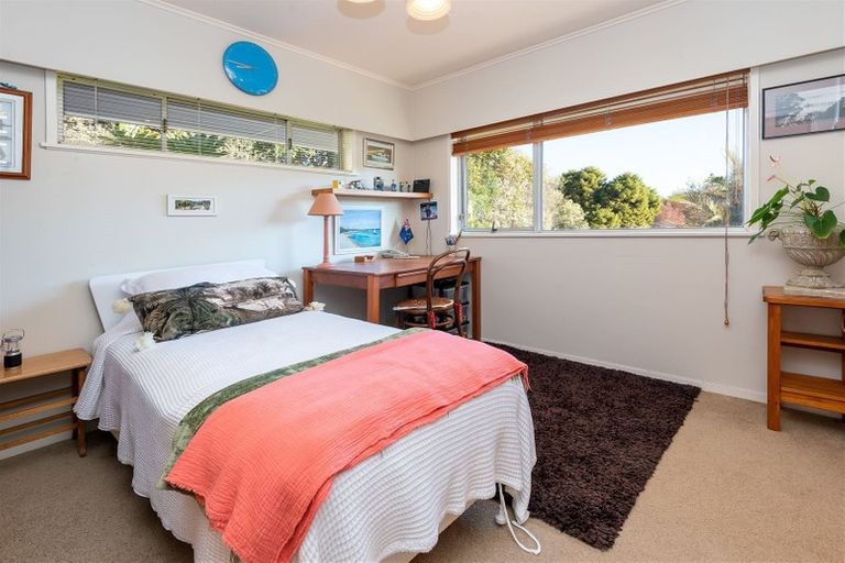 Photo of property in 17 Liston Crescent, Cockle Bay, Auckland, 2014