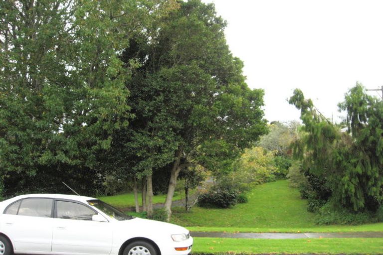 Photo of property in 30 Parkhill Road, Mellons Bay, Auckland, 2014