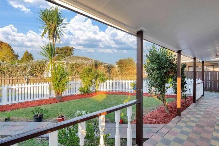 Photo of property in 1/130 Bruce Mclaren Road, Henderson, Auckland, 0612