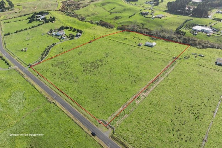 Photo of property in 46 Kaihau Road, Karioitahi, Waiuku, 2683