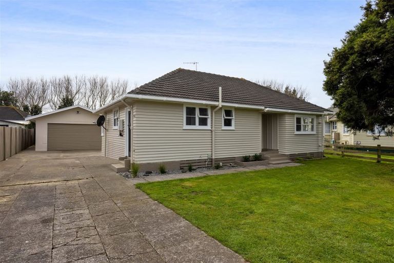 Photo of property in 13 Malone Place, Hawera, 4610