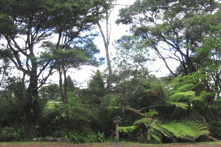 Photo of property in 37 Takahe Road, Titirangi, Auckland, 0604