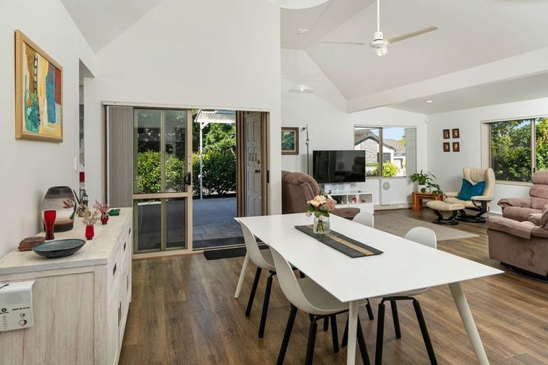 Photo of property in 1/34 Waipuia Place, Greenhithe, Auckland, 0632