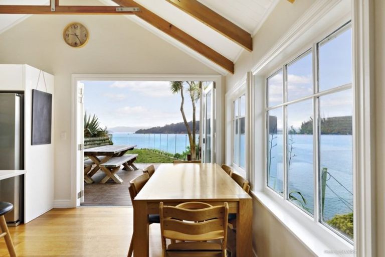 Photo of property in 116 Evans Bay Parade, Roseneath, Wellington, 6021