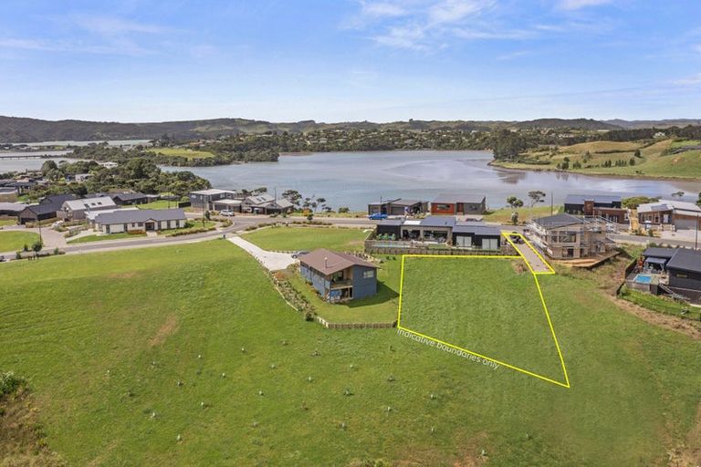 Photo of property in 48 Rangitahi Road, Raglan, 3225