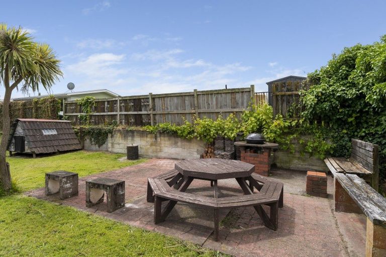 Photo of property in 22 Callender Terrace, Paraparaumu Beach, Paraparaumu, 5032