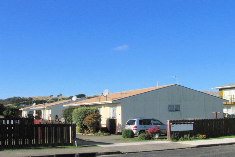 Photo of property in 16a Ngatitoa Street, Takapuwahia, Porirua, 5022