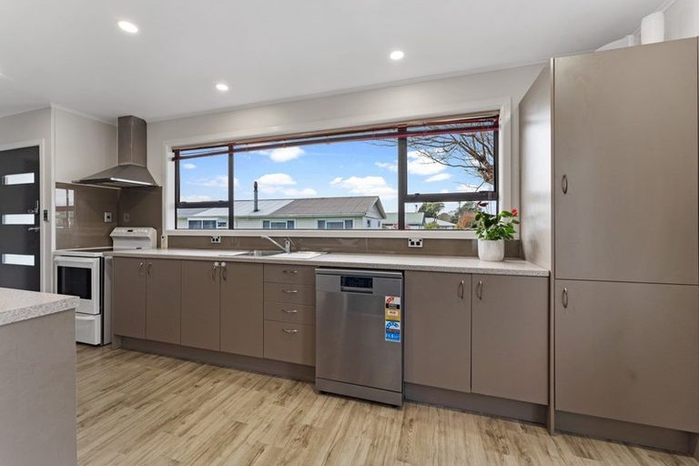 Photo of property in 172 Regan Street, Stratford, 4332