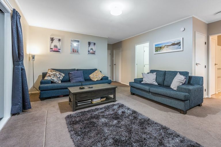 Photo of property in 8a Florio Terrace, Tawa, Wellington, 5028