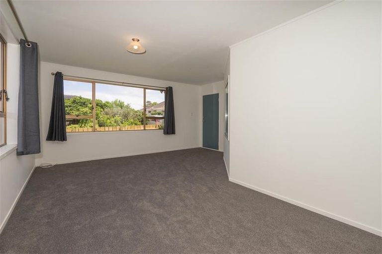 Photo of property in 3/70 Taikata Road, Te Atatu Peninsula, Auckland, 0610