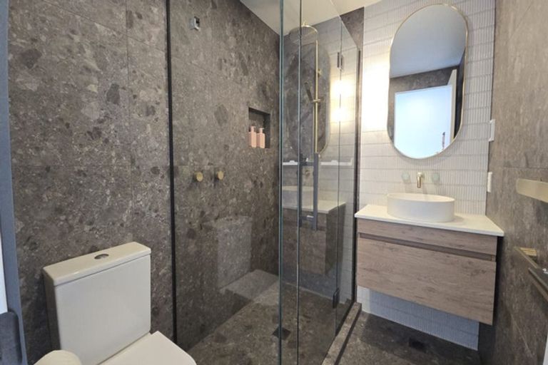 Photo of property in 33 Ryan Loop, Jacks Point, 9371