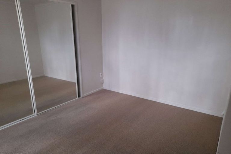 Photo of property in 87 Armoy Drive, East Tamaki, Auckland, 2016