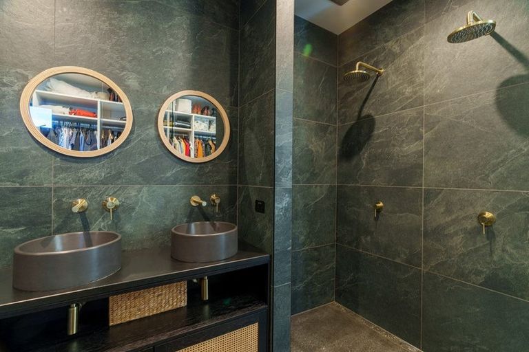 Photo of property in 1 Mcrae Rise, Wanaka, 9305