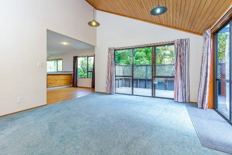 Photo of property in 2/38 Heathcote Road, Castor Bay, Auckland, 0620