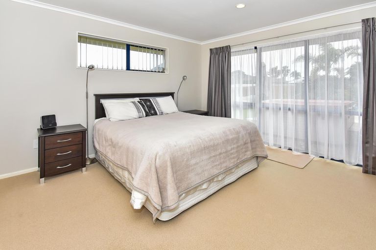 Photo of property in 14 Trossach Place, Wattle Downs, Auckland, 2103