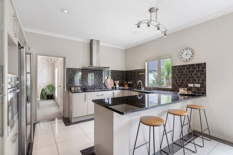 Photo of property in 17 Miromiro Street, Greenhithe, Auckland, 0632