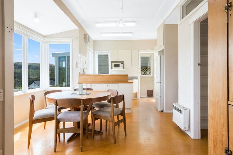 Photo of property in 97 Northland Road, Northland, Wellington, 6012