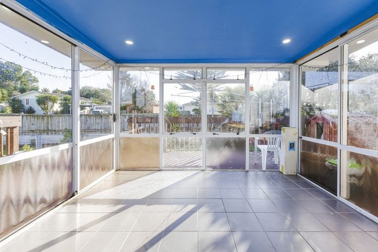 Photo of property in 138 Mahia Road, Wattle Downs, Auckland, 2103