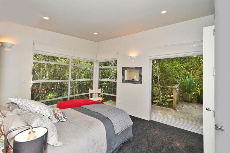 Photo of property in 20 Grand View Road, Leigh, 0985