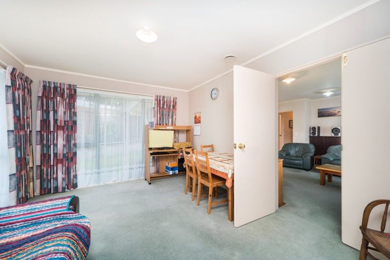 Photo of property in 3 Logan Place, Kelvin Grove, Palmerston North, 4414