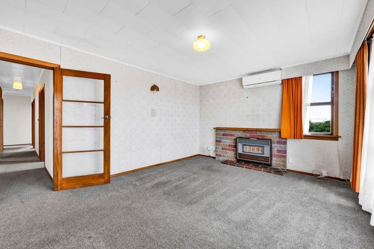 Photo of property in 79 Omata Road, Marfell, New Plymouth, 4310